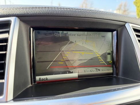 Used 2014 Mercedes-Benz GL 450 4MATIC image 24