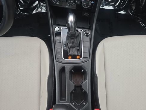 Used 2019 Volkswagen Jetta R-Line w/ R-Line Cold Weather Package image 12