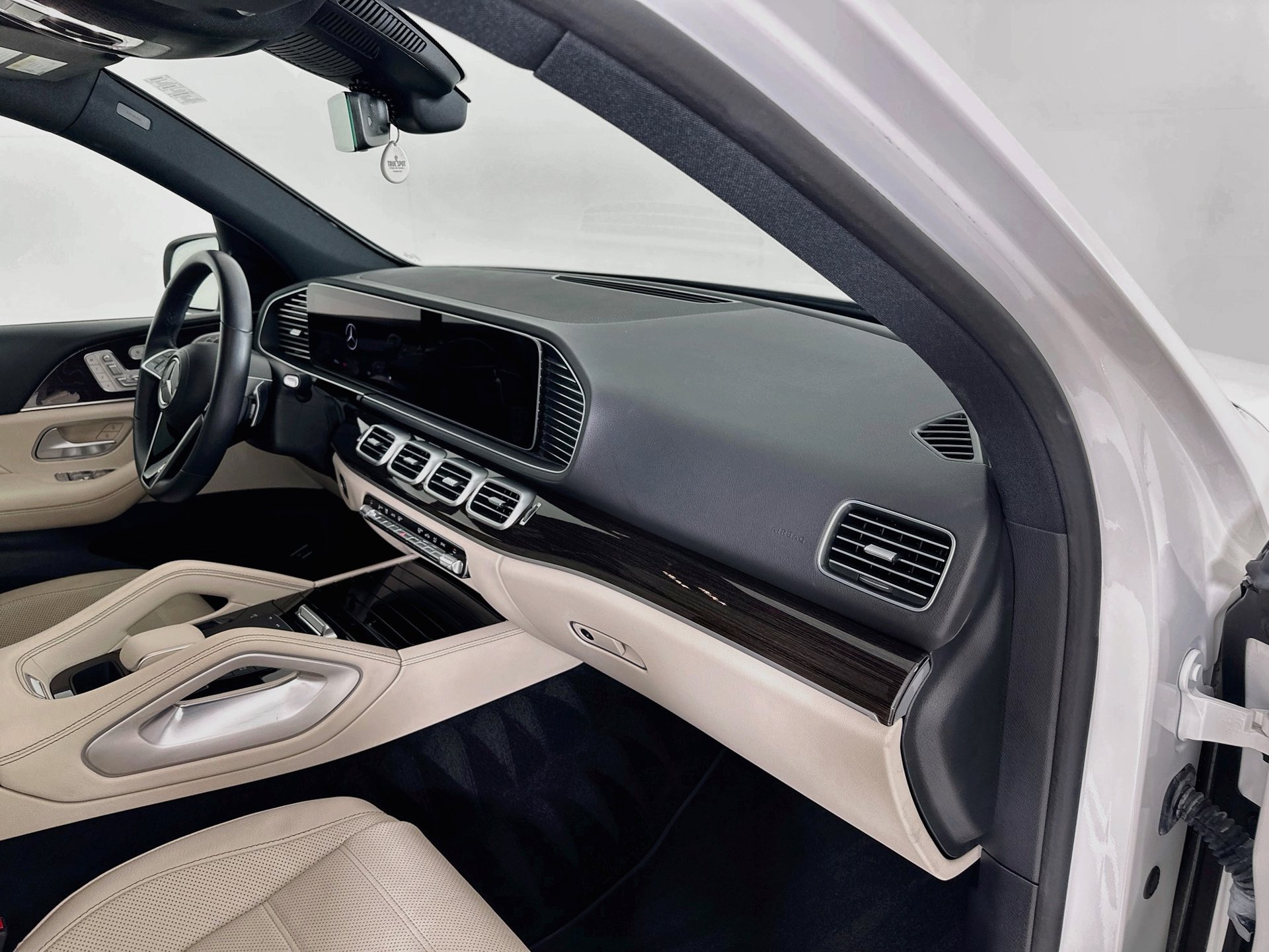 Used 2024 Mercedes-Benz GLE 350 4MATIC image 34
