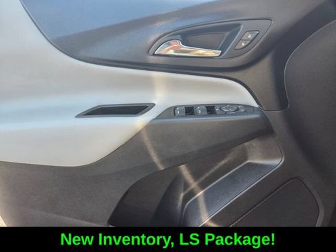 Used 2023 Chevrolet Equinox LS w/ LS Convenience Package FWD image 20
