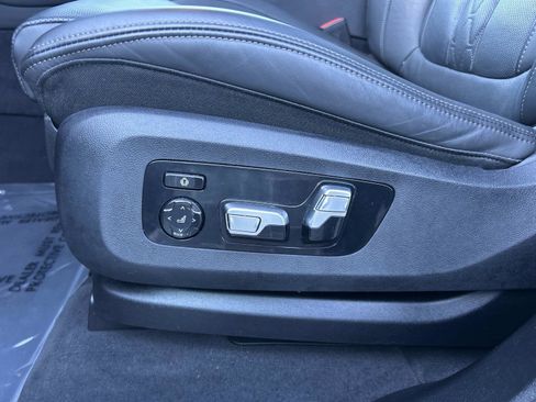 Used 2025 BMW X5 xDrive50e image 17