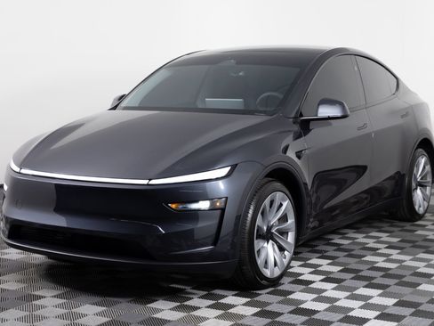 Used 2026 Tesla Model Y AWD image 2