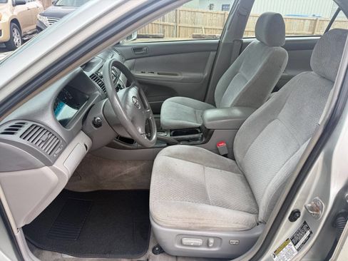 Used 2004 Toyota Camry SE FWD image 10