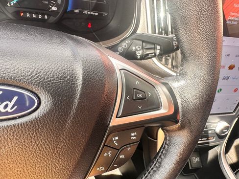 Used 2024 Ford Edge SEL AWD/4WD image 16