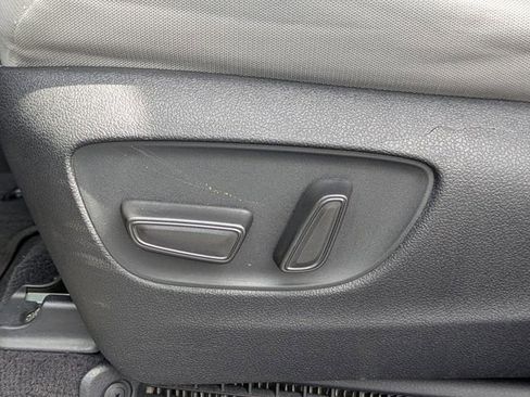 Used 2023 Toyota Sienna LE w/ LE Plus Package FWD image 21