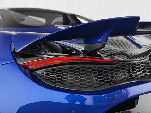 Used 2024 McLaren 750S Spider RWD image 38
