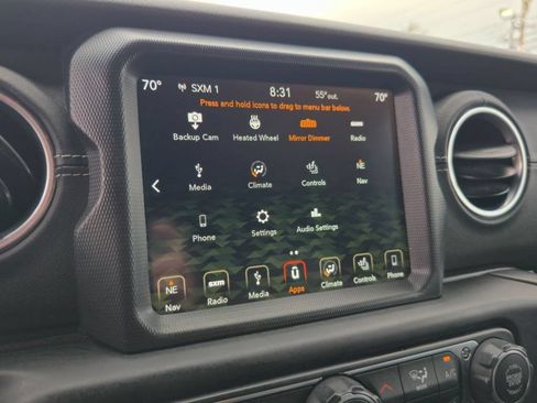 Used 2018 Jeep Wrangler Unlimited Sahara AWD/4WD image 27