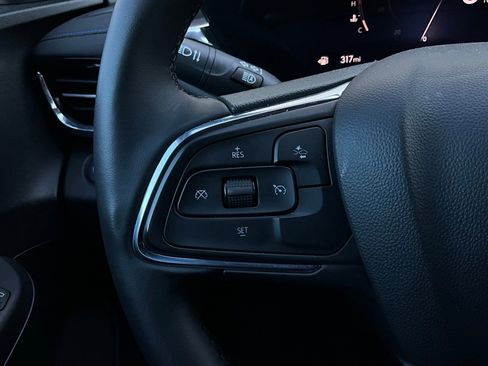 Used 2025 Buick Envista Sport Touring image 32