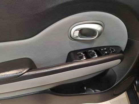 Used 2019 Kia Soul image 11
