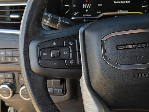 Used 2022 GMC Yukon Denali w/ Denali Ultimate Package AWD/4WD image 18