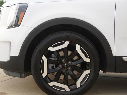 Used 2025 Kia Telluride S AWD/4WD image 5