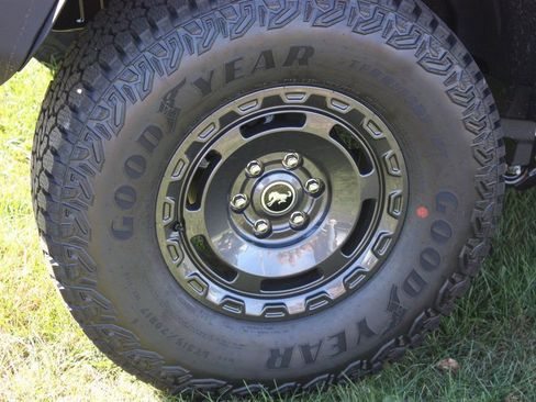 New 2025 Ford Bronco 2-Door w/ Sasquatch Package image 27