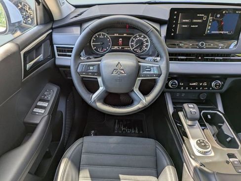 New 2026 Mitsubishi Outlander ES AWD/4WD image 18