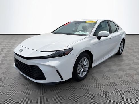 Used 2025 Toyota Camry LE FWD image 3
