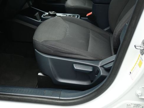 Certified 2022 Ford Maverick XL image 11