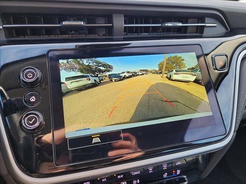 Used 2023 Chevrolet Bolt EUV LT w/ Convenience Package image 21