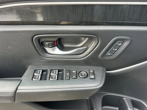 Used 2025 Honda Pilot Elite image 11