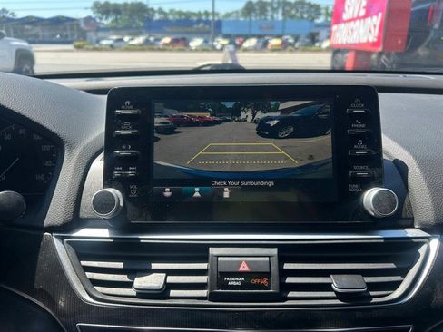 Used 2018 Honda Accord Sport image 14