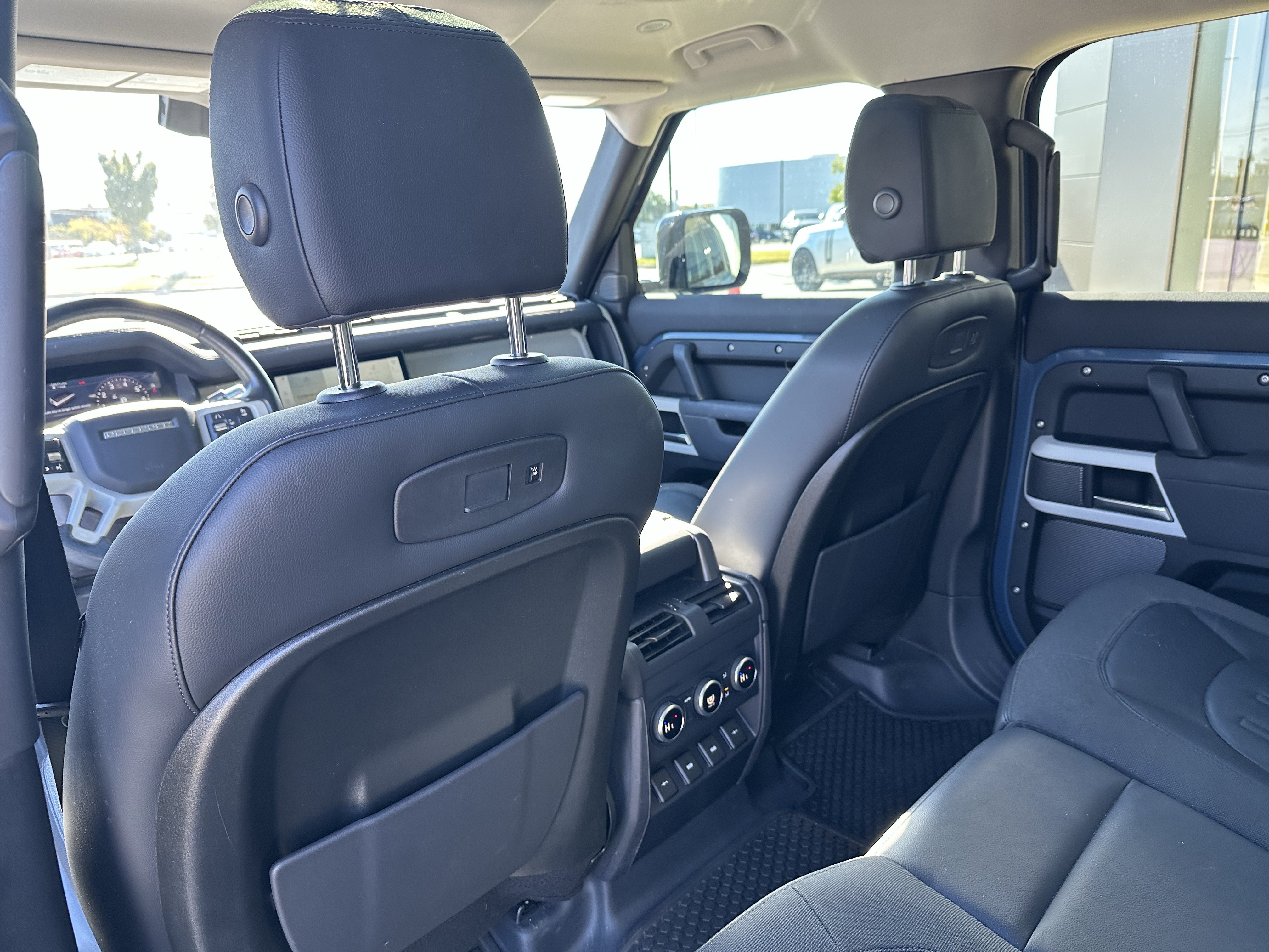 Used 2020 Land Rover Defender 110 SE AWD/4WD image 33