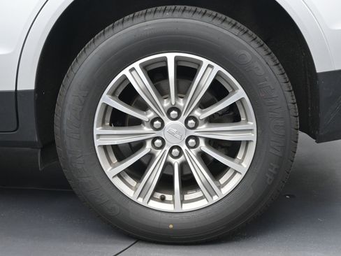 Used 2018 Cadillac XT5 Luxury w/ Driver Awareness Package image 22