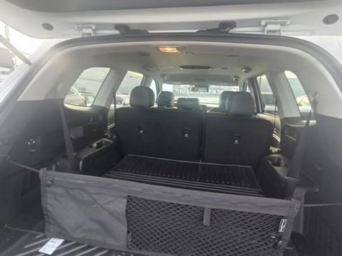 Certified 2024 Kia Telluride LX image 9