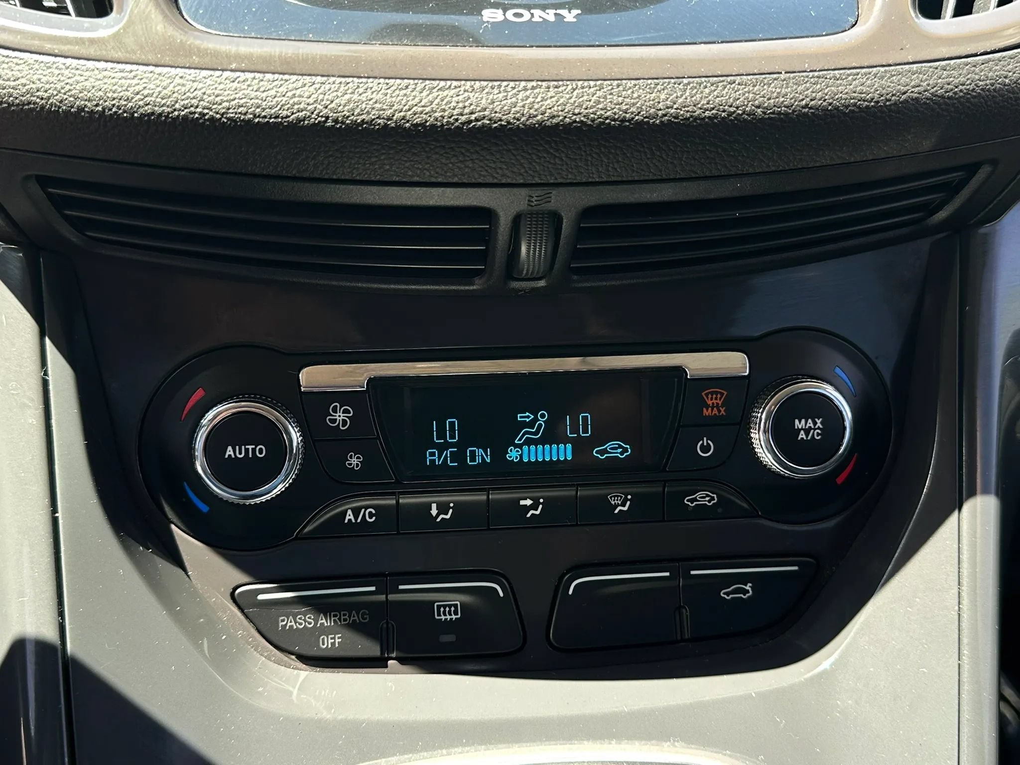 Used 2013 Ford Escape Titanium FWD image 25