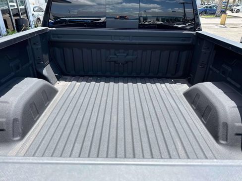 Used 2025 Chevrolet Silverado 1500 ZR2 w/ Technology Package AWD/4WD image 8