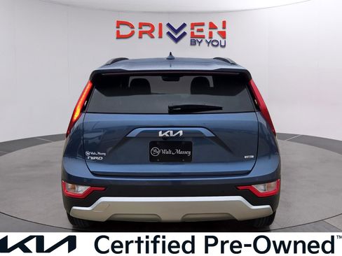 Used 2025 Kia Niro EX image 4