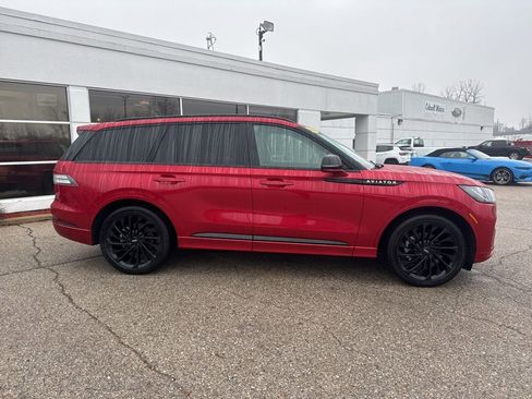 Used 2025 Lincoln Aviator Reserve w/ Equipment Group 201A image 2