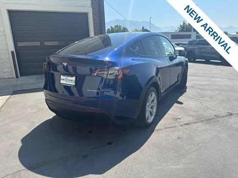 Used 2024 Tesla Model Y Long Range AWD/4WD image 7