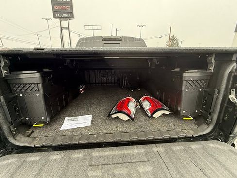 Used 2017 GMC Canyon SLE w/ Nightfall Edition image 14