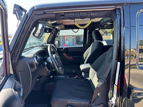 Used 2014 Jeep Wrangler Unlimited Sport w/ Quick Order Package 24S image 25