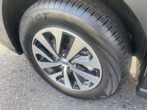 Used 2024 Subaru Outback Premium image 18