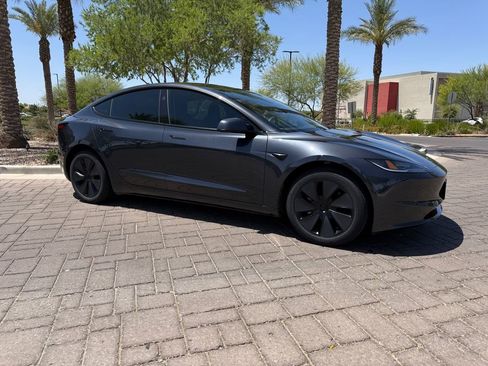 Used 2025 Tesla Model 3 RWD image 2