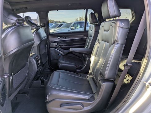 Used 2022 Jeep Grand Cherokee L Overland w/ Advanced Protech Group III image 28