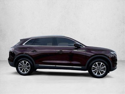 Used 2023 Lincoln Nautilus FWD image 5