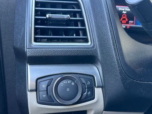 Used 2019 Ford Explorer XLT w/ Equipment Group 202A image 14