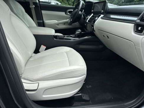 Certified 2022 Kia Sorento S w/ Panoramic Sunroof Package FWD image 15