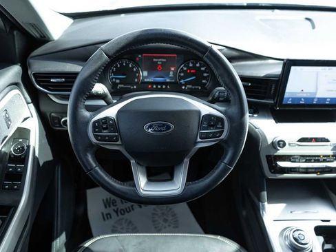 Used 2022 Ford Explorer XLT w/ Equipment Group 202A RWD image 17