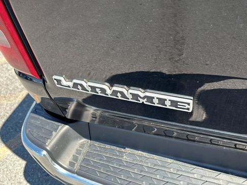 Used 2019 RAM 1500 Laramie AWD/4WD image 12
