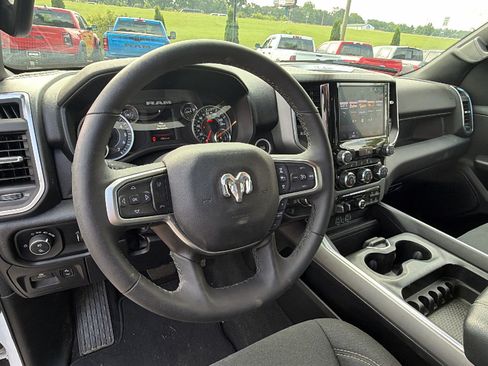 Used 2025 RAM 1500 Big Horn AWD/4WD image 24