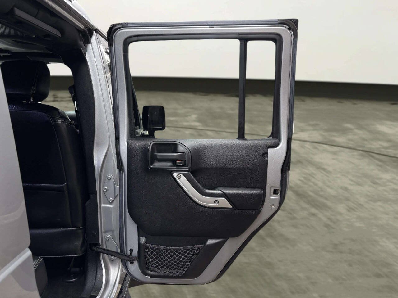 Used 2016 Jeep Wrangler Unlimited Rubicon AWD/4WD image 18