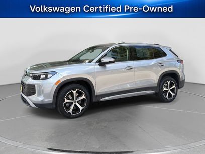 Certified 2025 Volkswagen Tiguan SE w/ Panoramic Sunroof Package