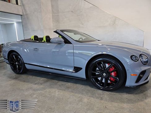 Used 2021 Bentley Continental GT image 1