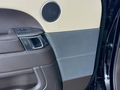 Used 2019 Land Rover Range Rover Sport SE image 20