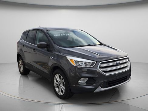 Used 2019 Ford Escape SE FWD image 4