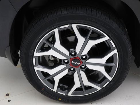 Used 2023 Kia Seltos SX image 11