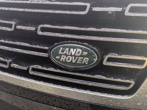 Certified 2023 Land Rover Range Rover SE image 11