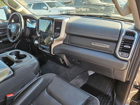 Used 2022 RAM 1500 Laramie image 32