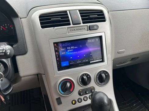Used 2005 Chevrolet Equinox LS w/ Preferred Equipment Group AWD/4WD image 12